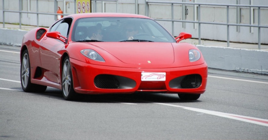 Ferrari, o Porsche en circuito (La Palma del