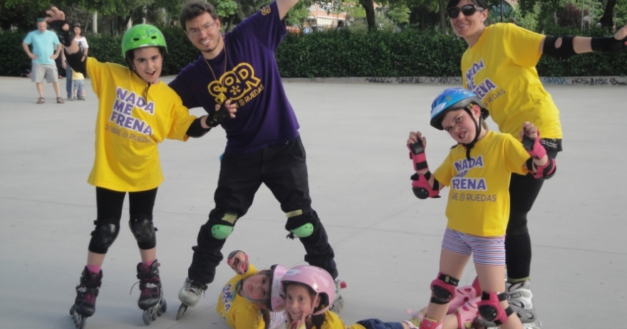 Forzado Reportero Estoy orgulloso Clases de patinaje para niños en Madrid Río 53% dto (Madrid) - Atrapalo.com