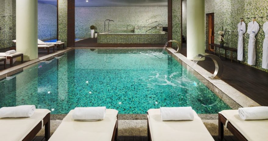 Relax y romance: circuito termal y comida o cena (Barcelona