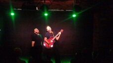 Geniales! Fantabulosos! Descarados! Divertidísimo! Y sobre todo, unos tremendos barbudos! 200% recomendable.