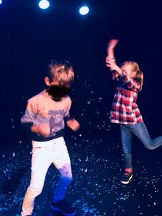 Mañana de diversión con la estupenda Maga Dania!!! Lo hemos pasado genial., del espectáculo AbracaDania