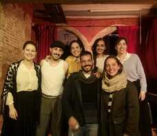 Ha sido maravilloso poder ver a este elenco darlo todo en el escenario, en una història commovedora y que me ha hecho reír y emocionarme como pocas otras. Experiencias como esta te recuerdan lo importante que es el teatro y su capacidad para tocar los sentimientos como pocas otras plataformas. Muchas gracias al elenco de la obra por la experiencia de ayer! Por supuesto, sumamente recomendada!!