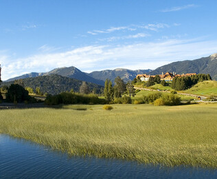 Naturaleza y aventura entre monta&ntilde;as y lagos
