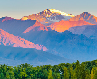 Entre monta&ntilde;as y vi&ntilde;edos: Mendoza en su versi&oacute;n m&aacute;s sublime