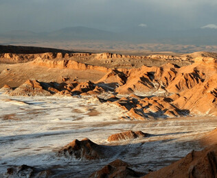 Descubre Chile: del desierto de Atacama a los mo&aacute;is de la Isla de Pascua