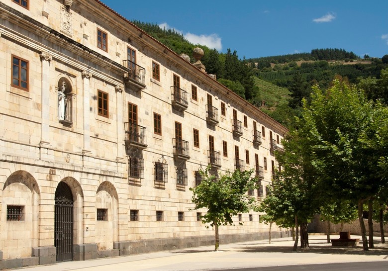 Hotel Parador Monasterio De Corias, Cangas de Narcea (Asturias ...