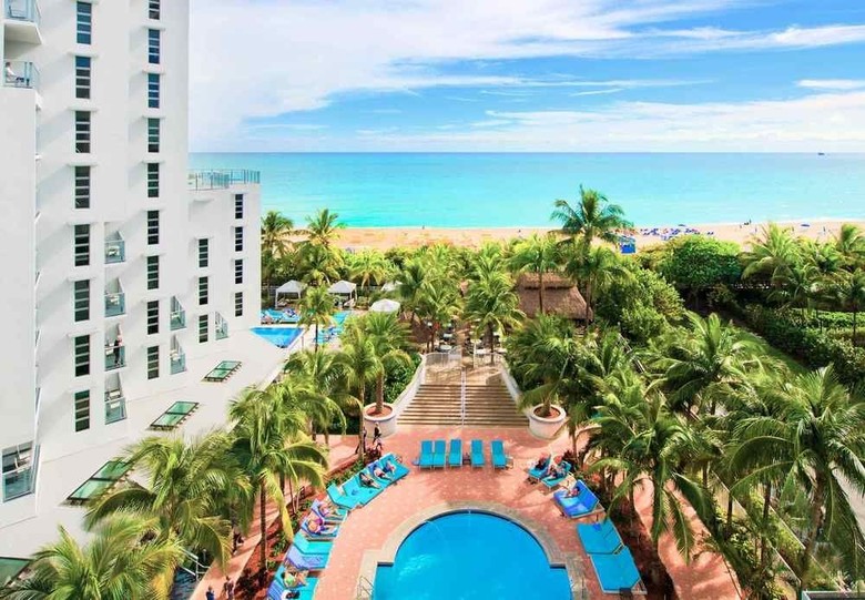 Hotel Courtyard By Marriott Miami Beach Oceanfront, Miami Beach ...