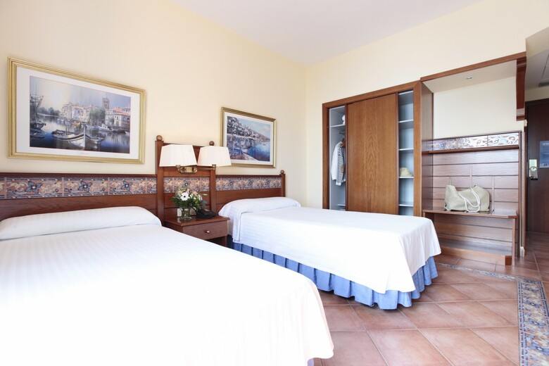 Hotel Prestige Coral Platja, Roses (Girona) - Atrapalo.com