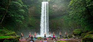 Ruta del yoga en la cascada