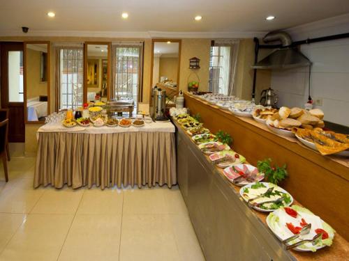 Imagen 2 de 68