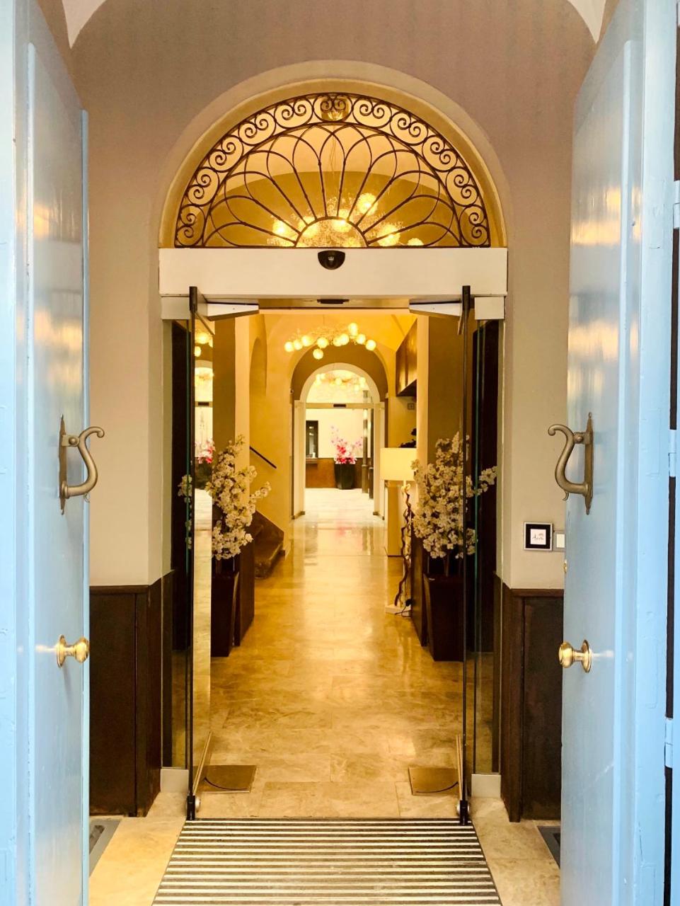 Imagen 4 de 62