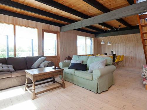 Imagen 2 de 18
