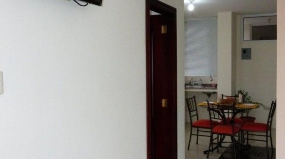 Imagen 2 de 14