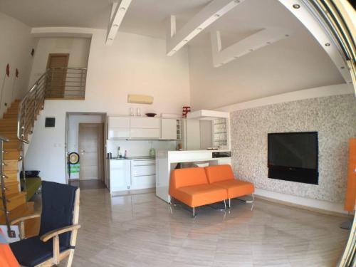Imagen 2 de 18