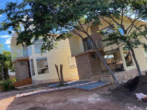 Imagen 2 de 57