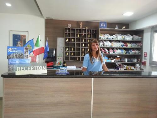 Imagen 4 de 51