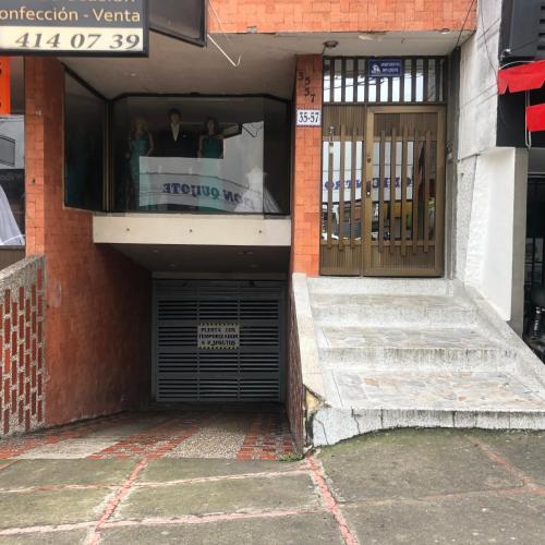 Imagen 2 de 67