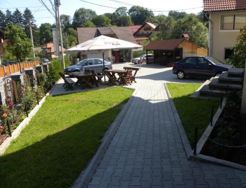 Imagen 1 de 43