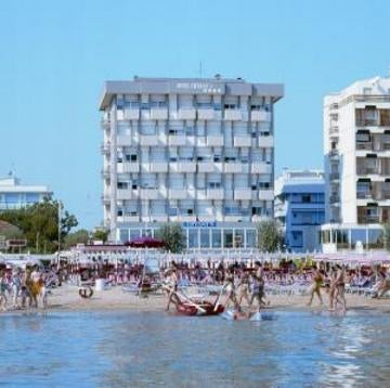 Imagen 2 de 90