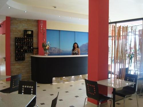 Imagen 1 de 46