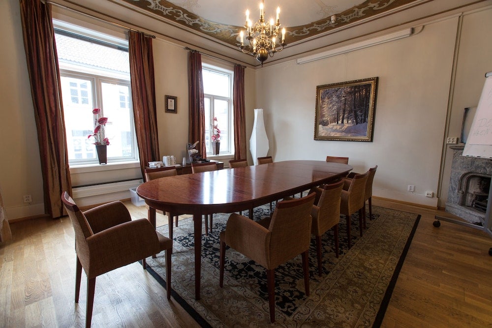 Imagen 1 de 64