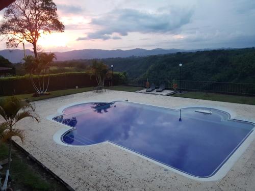 Imagen 2 de 62