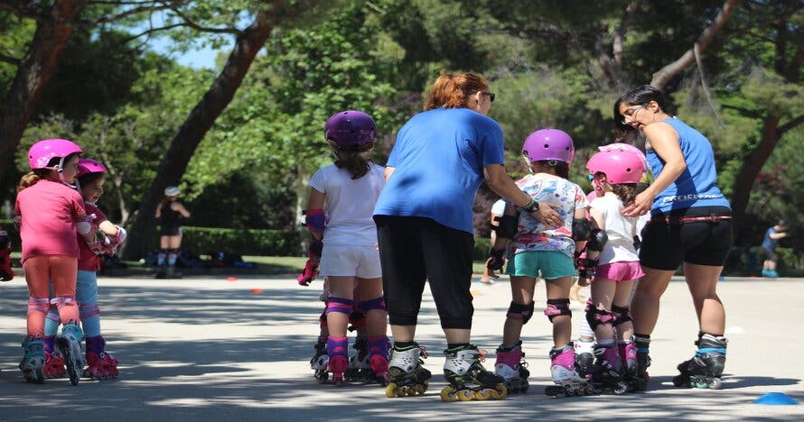 Curso de patinaje al aire libre, en El Retiro