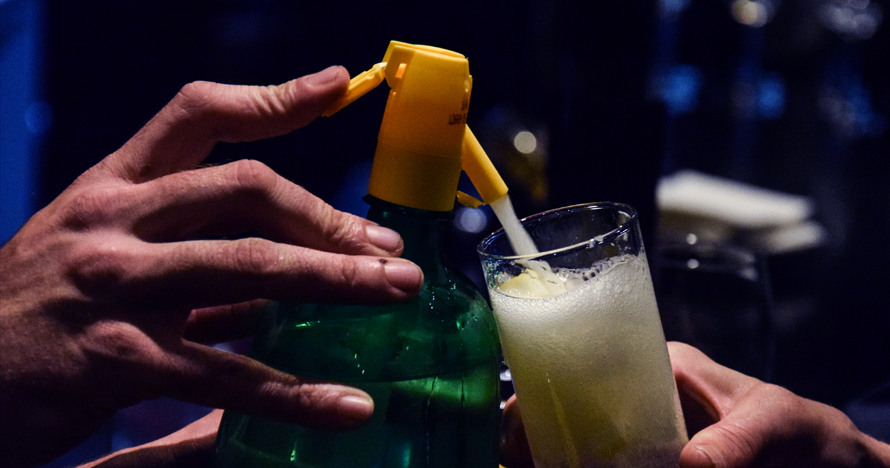 Vermunólogos - El show original de monólogos y vermut en Barcelona