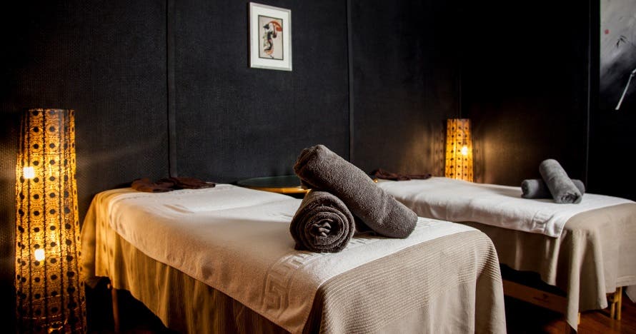 ¡Relájate en pareja! Masajes esenciales en Esenzias Spa
