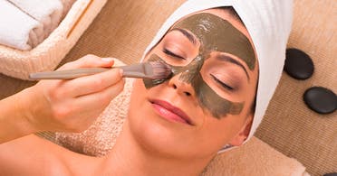 Rejuvenecimiento facial intensivo con vitamina C