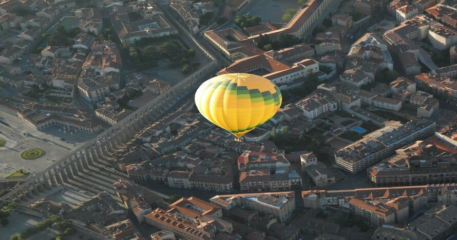 Vuelo en globo sobre Segovia, uno de los 5 mejores lugares para volar