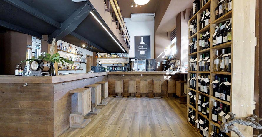 Explora el mundo del vino: catas y secretos acompañados de ibéricos