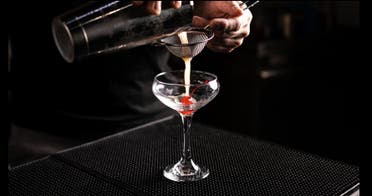 Descubre el arte de hacer ccteles tropicales en Cocktail Shop foto 1