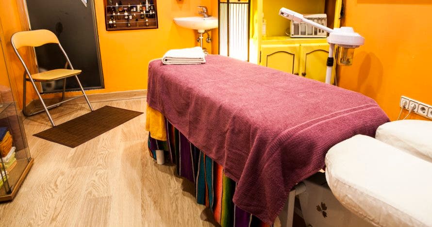 Pack de paz y deslumbramiento: tratamiento facial y masaje relajante