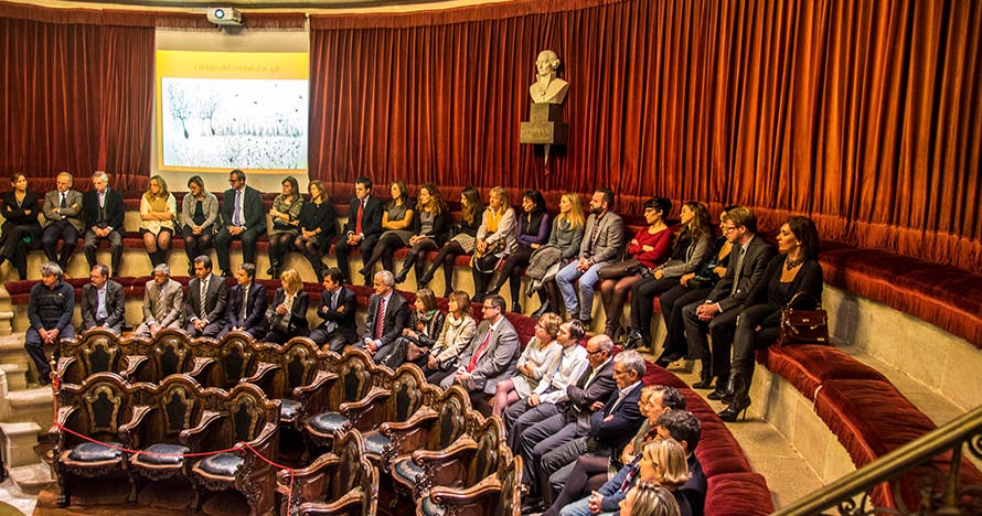 Sopar dels sentits: cena y visita guiada en Real Academia de Medicina