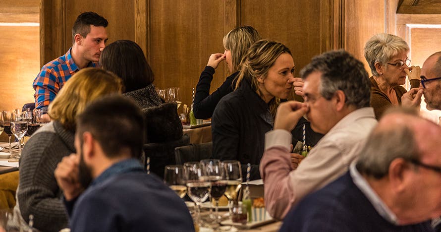 Sopar dels sentits: cena y visita guiada en Real Academia de Medicina