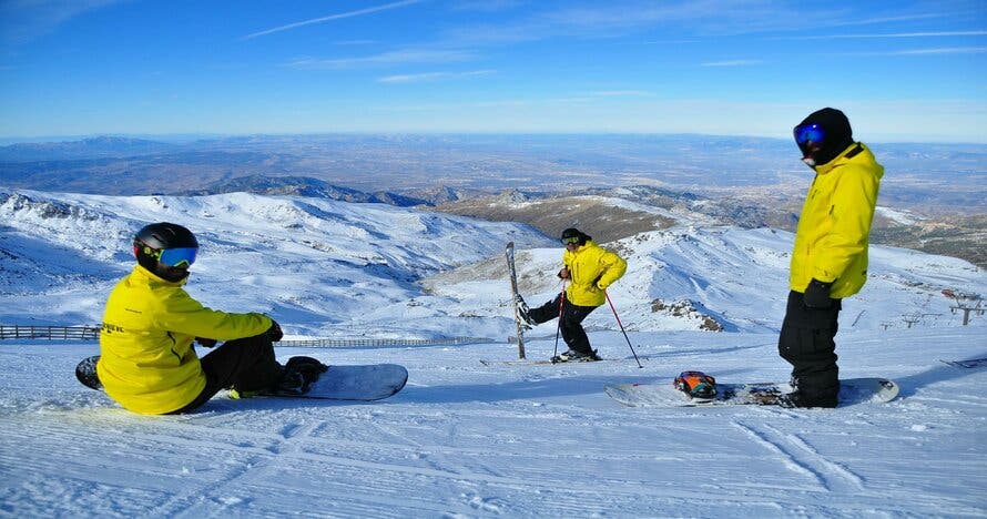 1 o 2 días de alquiler de equipo para esquí o snowboard