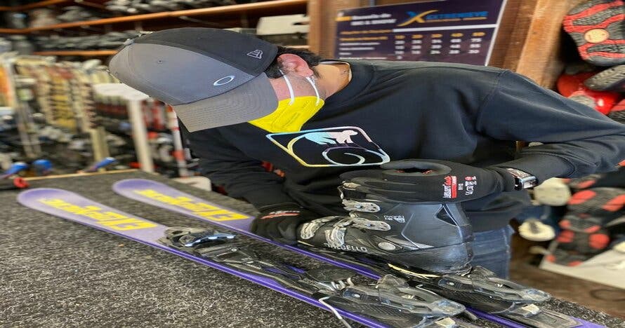 1 o 2 días de alquiler de equipo para esquí o snowboard
