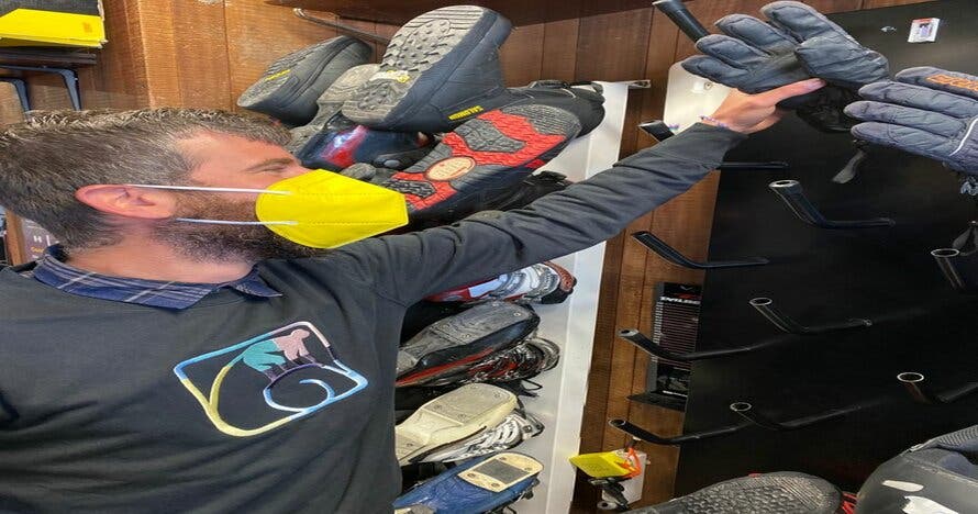 1 o 2 días de alquiler de equipo para esquí o snowboard