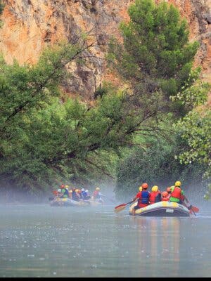 Rafting en el Cañón de Almadenes con visita a Cuevas y Fotos