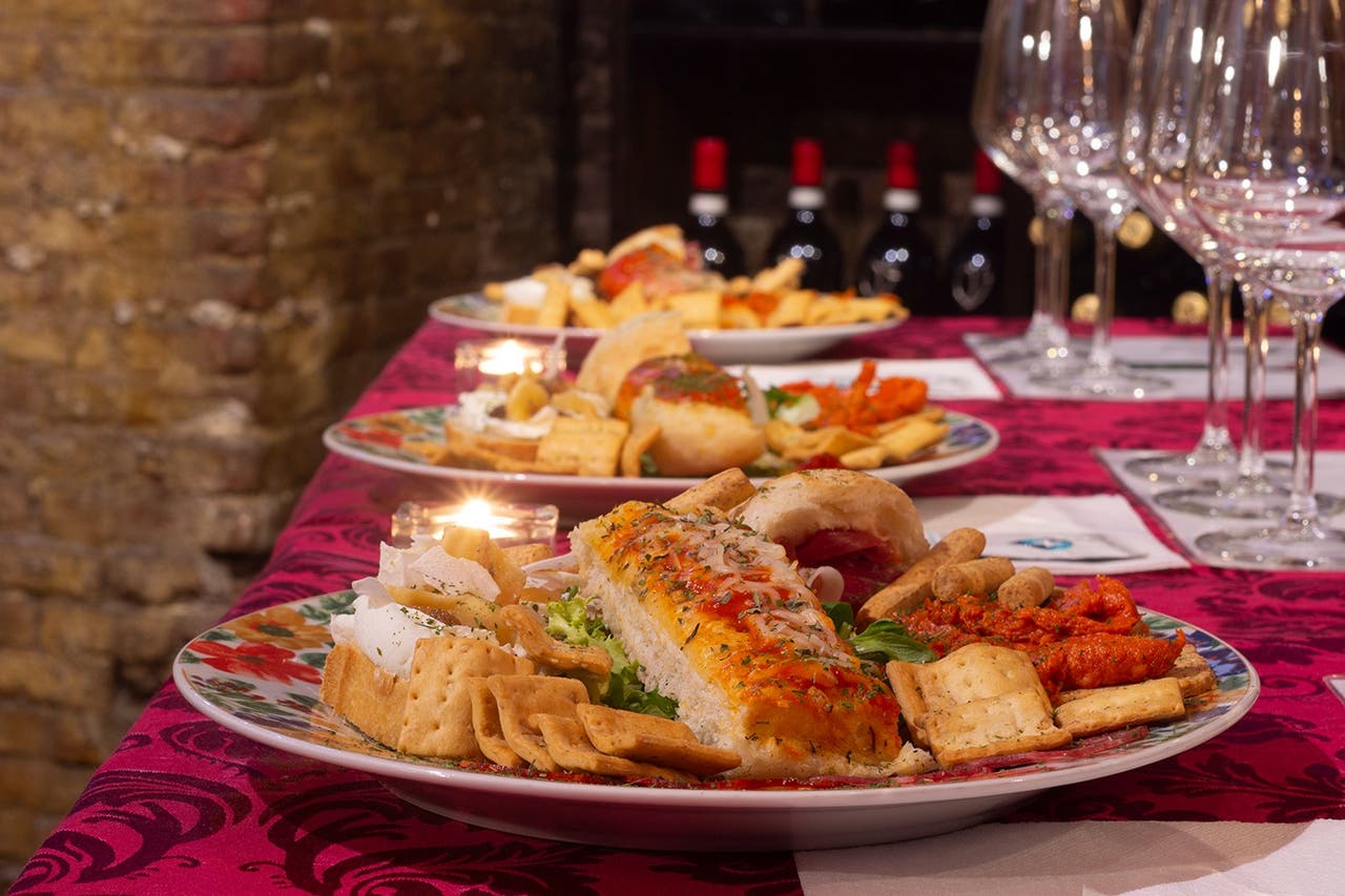 Cata gourmet: 5 vinos, 5 pintxos - Experiencia en Bodega de los Reyes