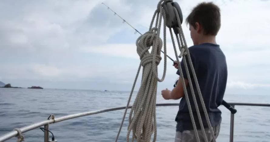 Taller de pesca en el barco Jolie Biche