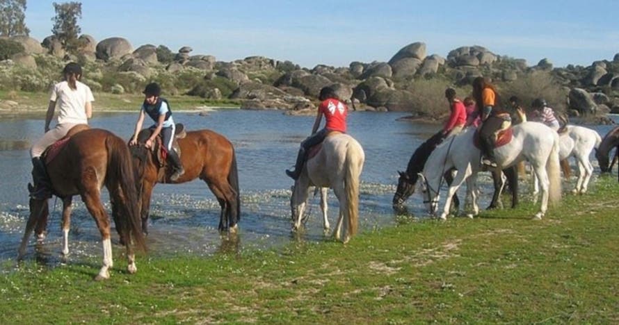 Ruta a caballo por la dehesa extremeña