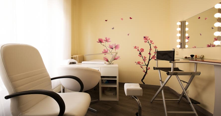 Cejas perfectas y naturales con microblading, solo para ti