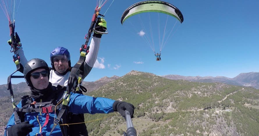 Vuelo en parapente en alta montaña