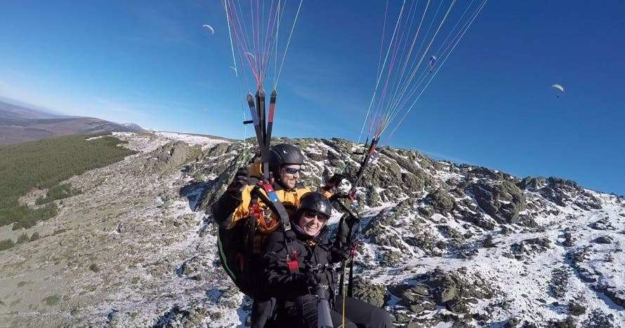 Vuelo en parapente en alta montaña