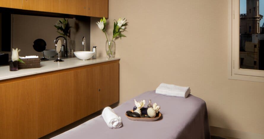 Relájate y disfruta de un oasis de masaje y spa
