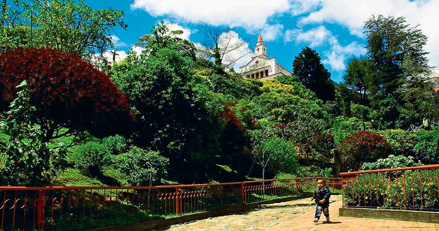 Subida al cerro de Monserrate