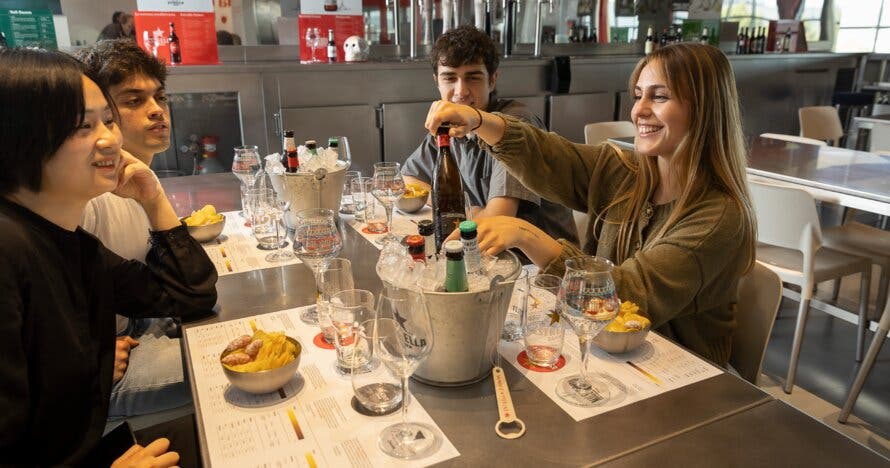 Visita + cata Fábrica Estrella Damm Prat y taller de tiraje opcional