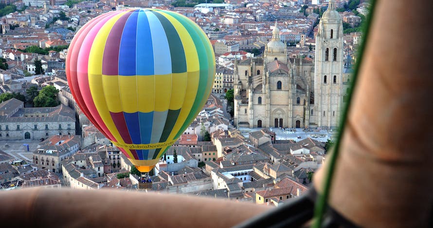 Paseos en Globo en Segovia con cava y desayuno